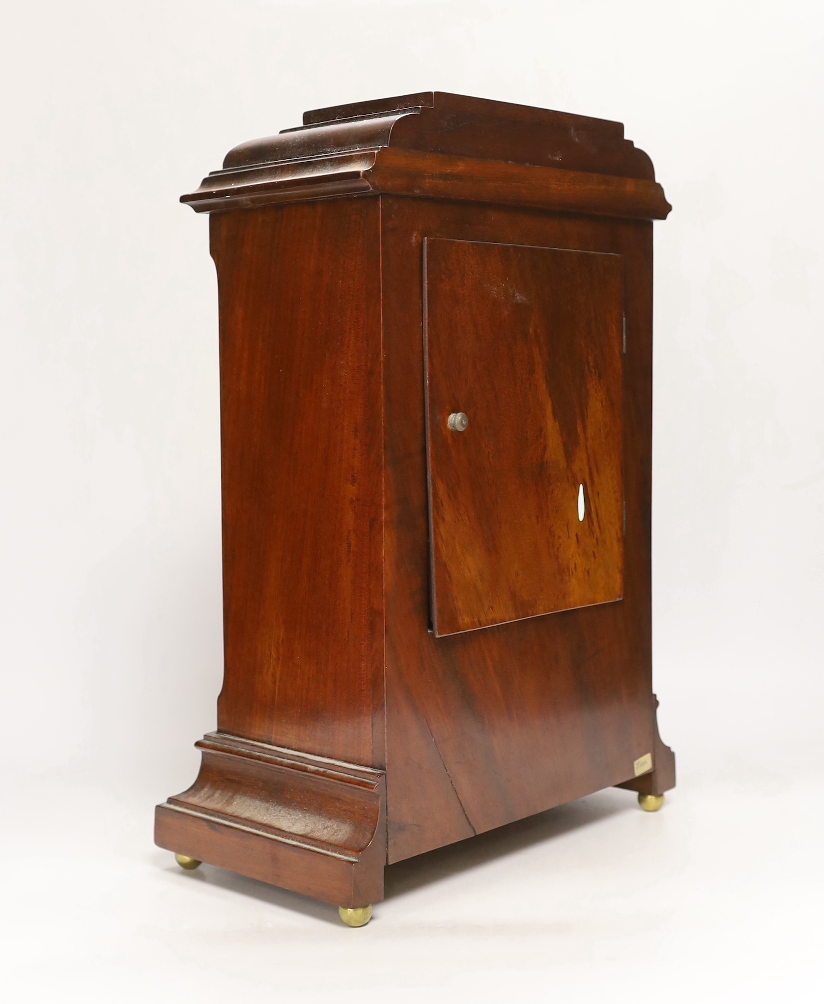 An American brass inlaid mantel clock, striking on a coiled gong, 39.5cm